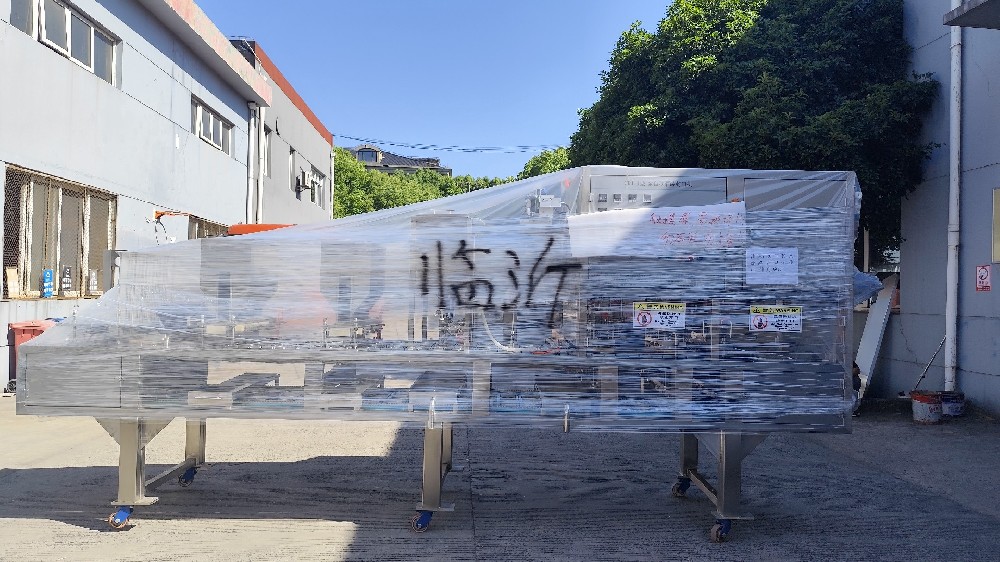 熟粥灌裝封口機(jī) 熟粥灌裝封口機(jī)