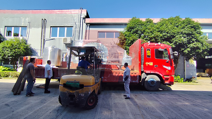 果凍灌裝封口機(jī) 果凍灌裝封口機(jī)