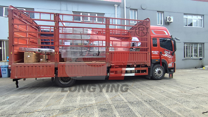 龍應(yīng)果凍全自動灌裝封口機(jī) 龍應(yīng)果凍全自動灌裝封口機(jī)